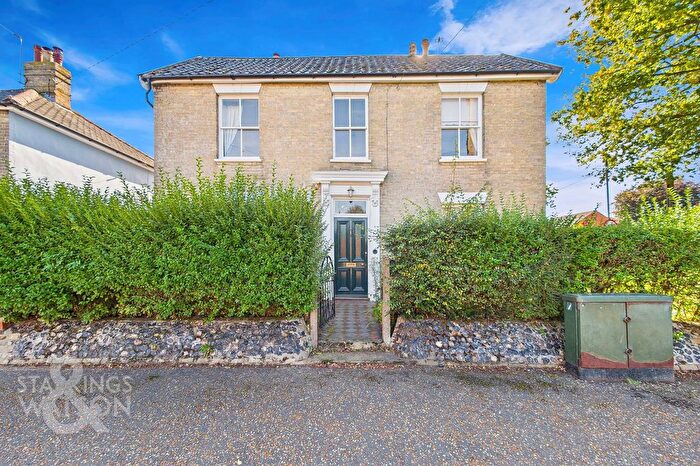 3 Bedroom Semi-Detached House For Sale In Roydon Road, Diss, IP22