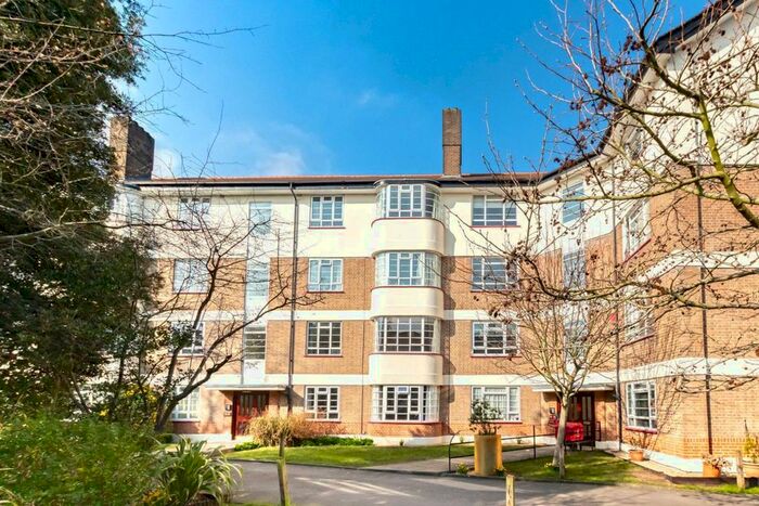 2 Bedroom Flat To Rent In Edge Hill, London, SW19