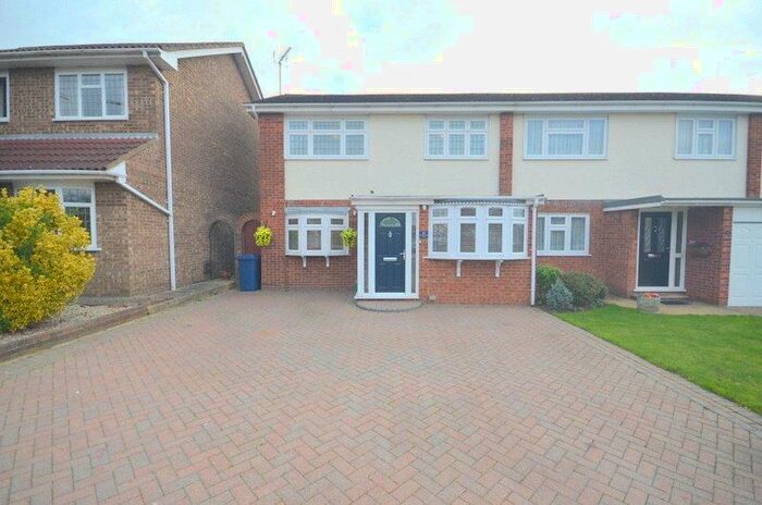 4 Bedroom End Of Terrace House To Rent In Swanbourne Drive, Hornchurch, Essex, RM12