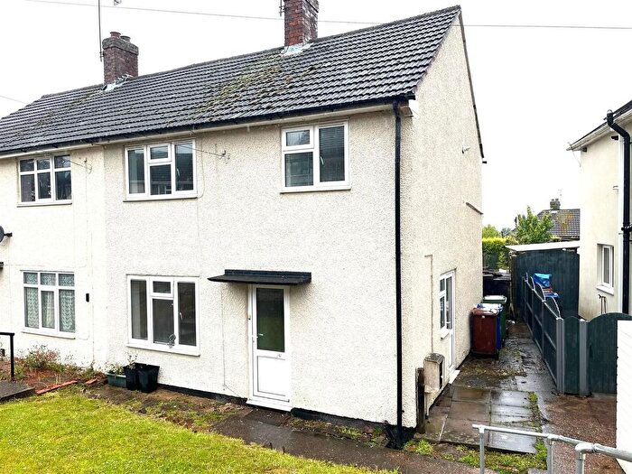 3 Bedroom Semi-Detached House For Sale In Flaxley Road, Rugeley, WS15