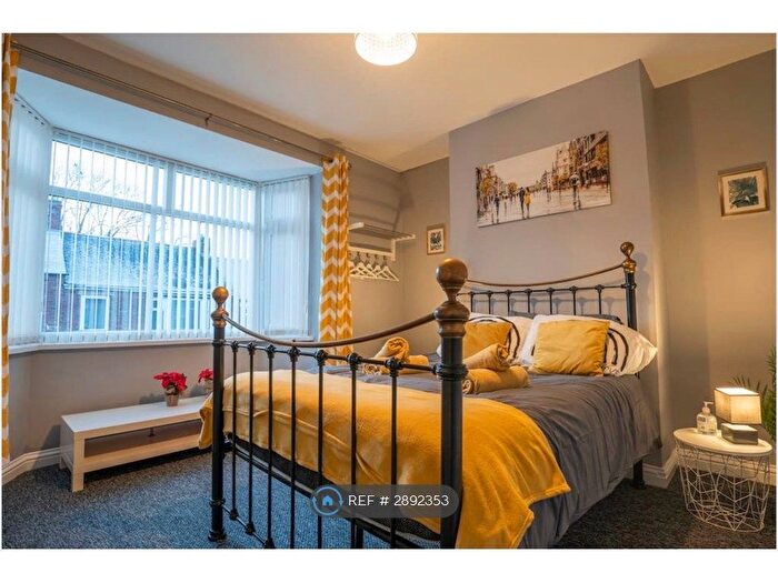 3 Bedroom Flat To Rent In Swalwell, Newcastle Upon Tyne, NE16