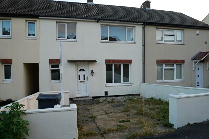 3 Bedroom Terraced House To Rent In Eton Avenue, Huddersfield, West Yorkshire, HD5