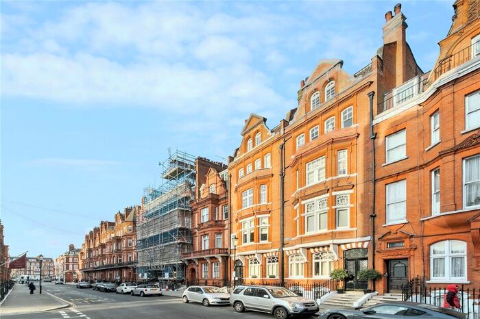 2 Bedroom Flat For Sale In Draycott Place, Chelsea, SW3