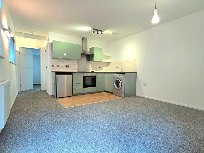 1 Bedroom Flat To Rent In Victoria Road, Farnborough, GU14