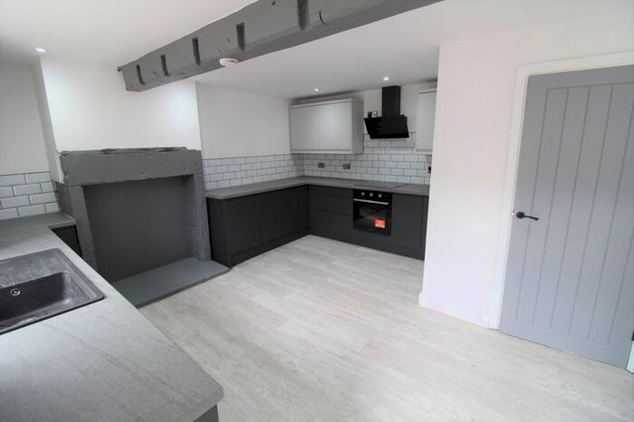 4 Bedroom Terraced House To Rent In Huddersfield Road, Holmfirth, HD9