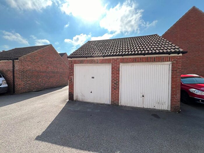 1 Bedroom Flat For Sale In Kingston House, Millgrove Street, Redhouse, SN25