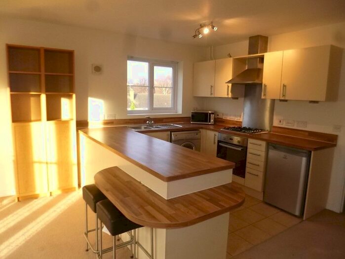2 Bedroom Flat To Rent In Hassocks Close, Beeston, NG9