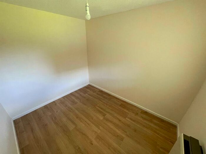 1 Bedroom Flat To Rent In Newland Court, Alexandra Road, Hull, HU5