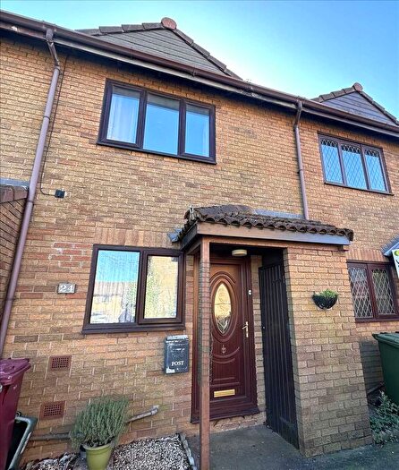 2 Bedroom Town House To Rent In Mackender Court, Scunthorpe, Scunthorpe, DN16
