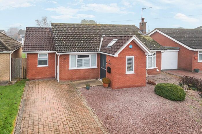 2 Bedroom Detached Bungalow For Sale In Westmoreland Road, Moulton, PE12
