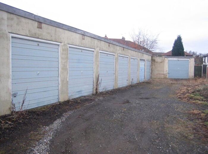 Property To Rent In Springfield Rise, Leeds, LS18