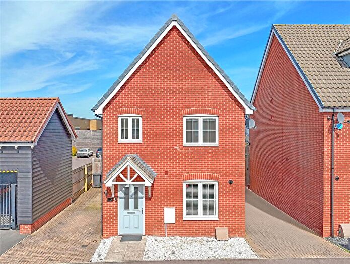 3 Bedroom Detached House For Sale In Sandy Crescent, Great Wakering, Essex, SS3