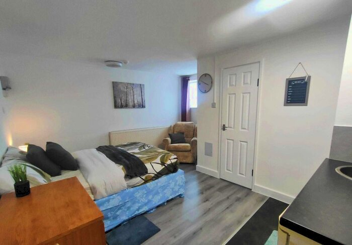 Studio To Rent In New Street, Dudley, DY1