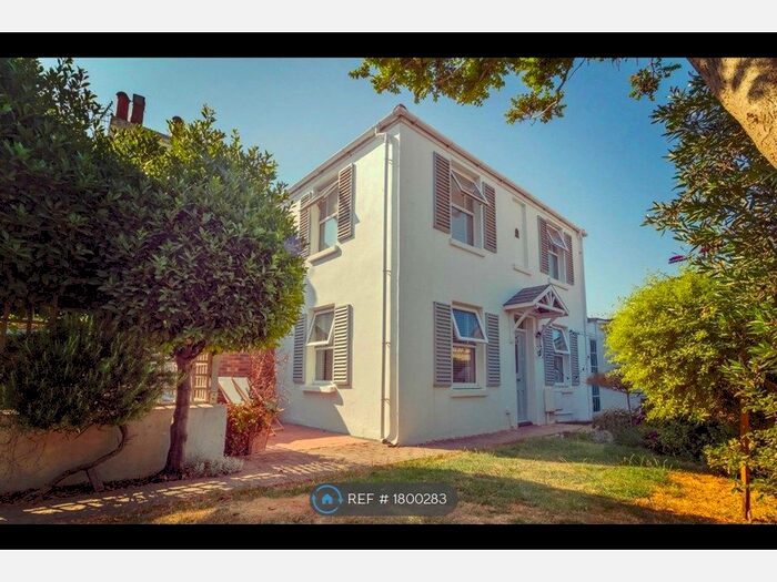 2 Bedroom Detached House To Rent In Alma Street, Lancing, BN15