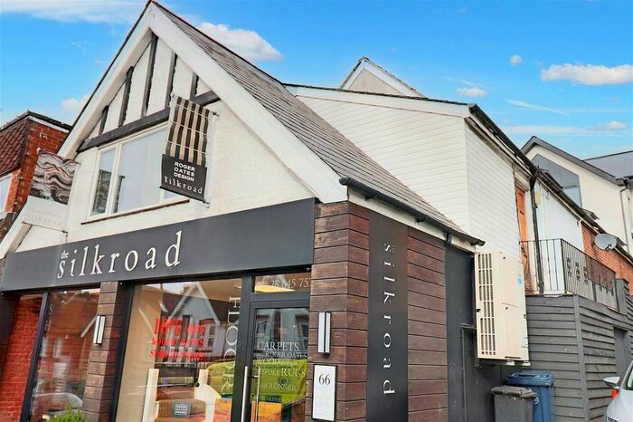 2 Bedroom Maisonette To Rent In Wey Hill, Haslemere, GU27