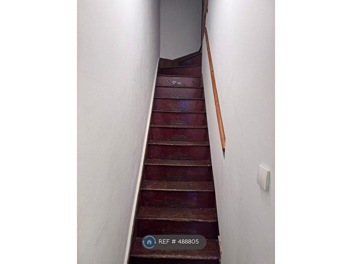 3 Bedroom Maisonette To Rent In Wyndham Crescent, Cardiff, CF11