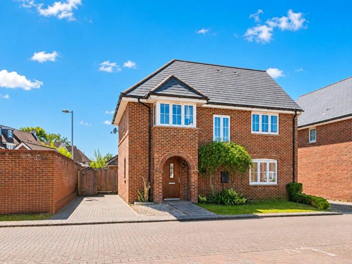 3 Bedroom Detached House For Sale In Brickyard Way, Horsham, RH12