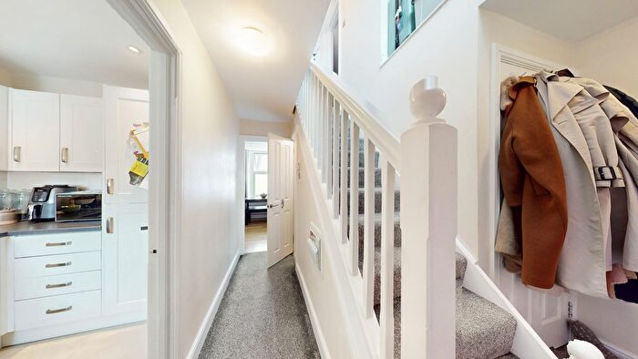 2 Bedroom Flat To Rent In South Ealing Road, Ealing, W5