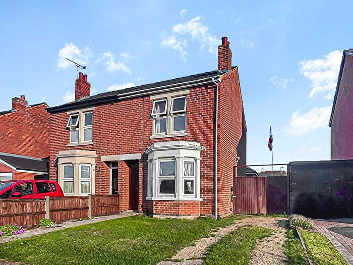 3 Bedroom Semi-Detached House For Sale In Elmbridge Road, Longlevens, Gloucester, GL2