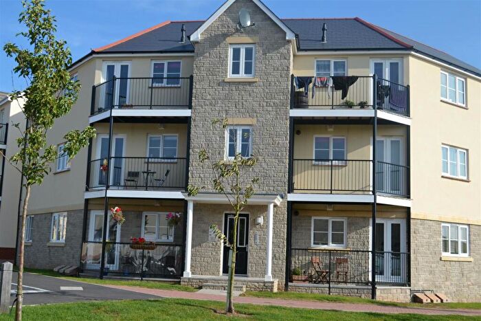 2 Bedroom Flat To Rent In Watkins Way, EX39