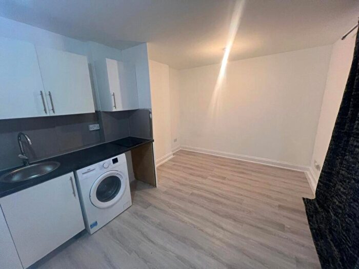 Studio To Rent In Cricklewood Broadway, Cricklewood, London, NW2