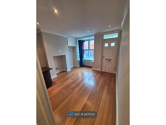 2 Bedroom Terraced House To Rent In Oakridge Road, High Wycombe, HP11