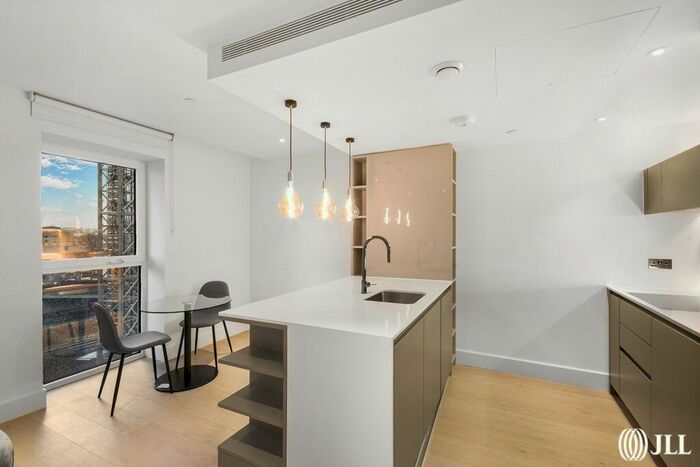 1 Bedroom Flat To Rent In Cascade Way, London, W12