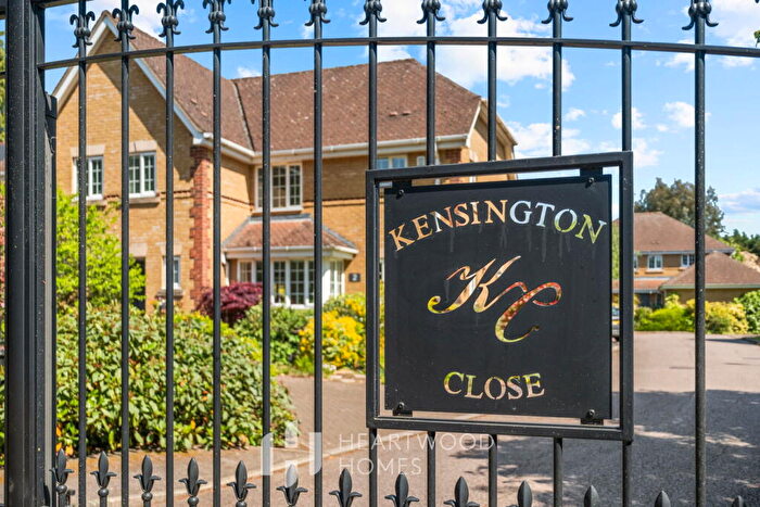 5 Bedroom Detached House For Sale In Kensington Close, St. Albans, AL1
