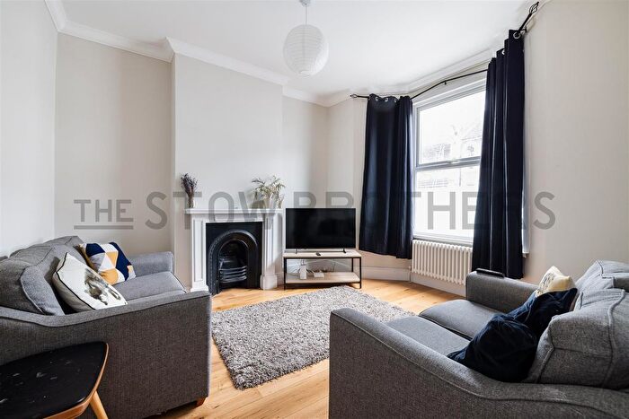 3 Bedroom Property To Rent In Glenthorne Road, London, E17