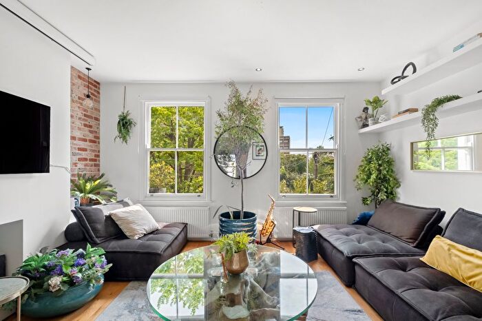 3 Bedroom Flat To Rent In Bramber Road, Barons Court, W14