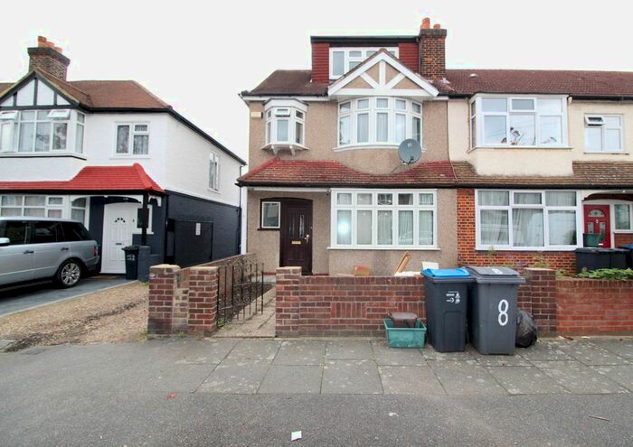 5 Bedroom Semi-Detached House To Rent In Rowan Crescent, London, SW16