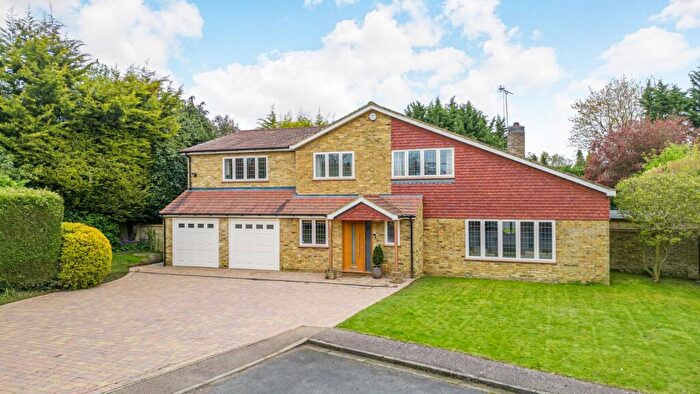 5 Bedroom Detached House For Sale In Burywick, Harpenden, Hertfordshire, AL5