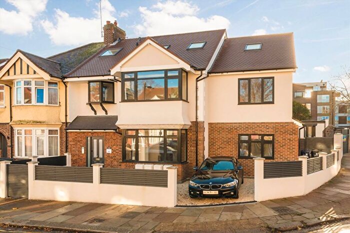 2 Bedroom Flat For Sale In Ashfield Road, Acton, W3