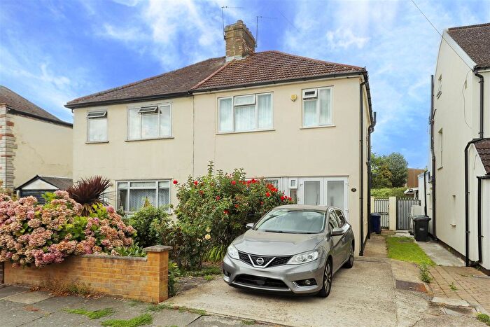 3 Bedroom Semi-Detached House For Sale In Bennetts Avenue, Greenford, UB6