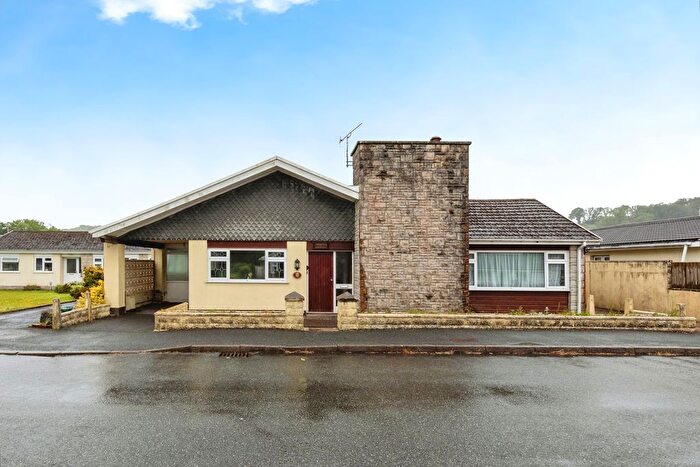 4 Bedroom Bungalow For Sale In Manor Crescent, Llanllwch, Carmarthen, Carmarthenshire, SA31