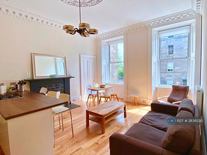 4 Bedroom Flat To Rent In Oxford Street, Edinburgh, EH8