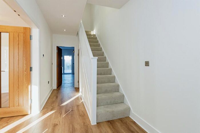 4 Bedroom Detached House For Sale In Bridge Road, Nottingham, NG8