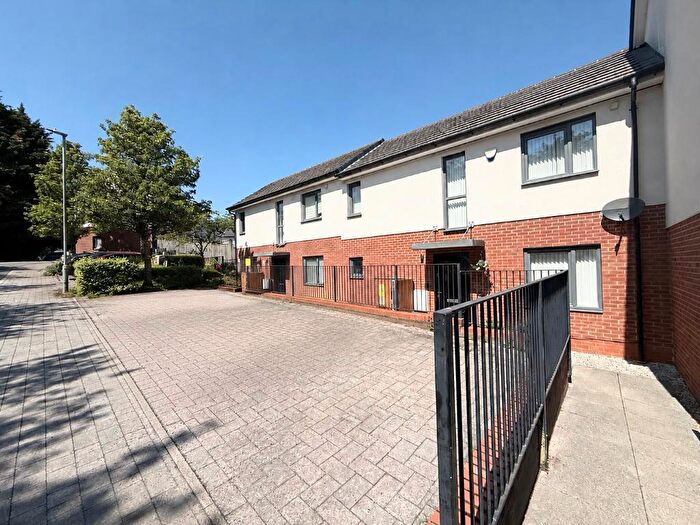 2 Bedroom House For Sale In Someries Hill, Stopsley, Luton, Bedfordshire, LU2