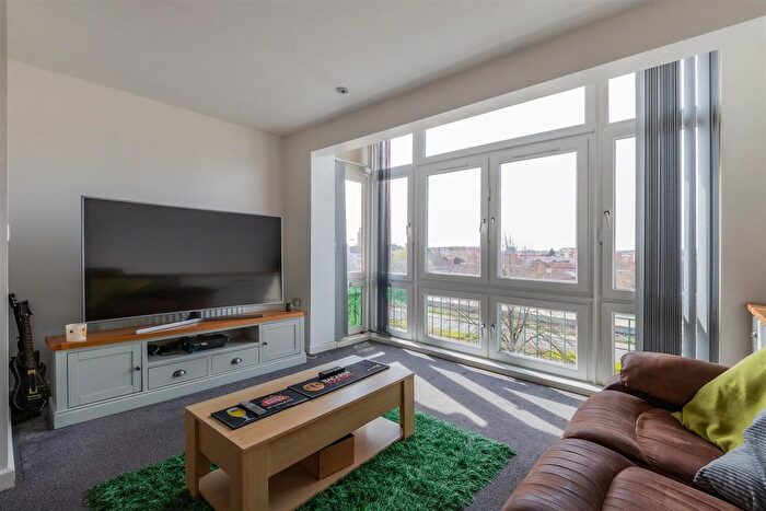 2 Bedroom Flat For Sale In Amalfi House, Cardiff Bay, CF10