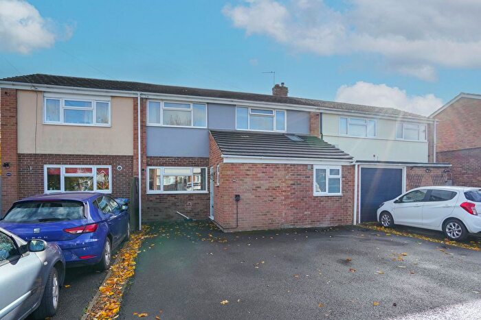 4 Bedroom Terraced House For Sale In Burwell Drive, Witney, OX28