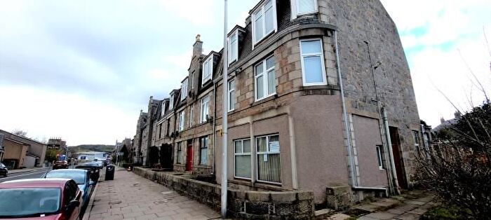 3 Bedroom Flat To Rent In Holburn Street, Aberdeen, AB10