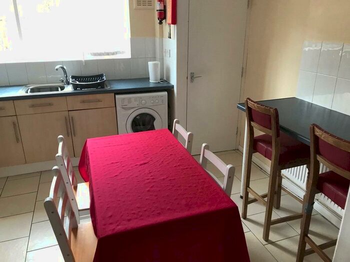 5 Bedroom Terraced House To Rent In Magnolia Drive, Colchester, Essex, CO4