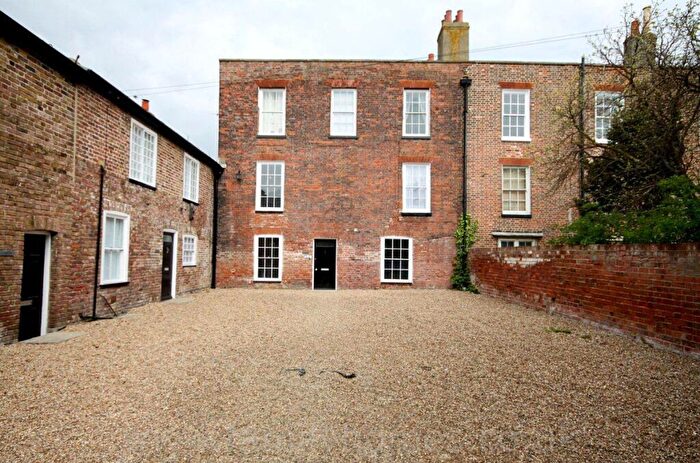 1 Bedroom Flat To Rent In Marine Parade, Sheerness, Kent, ME12