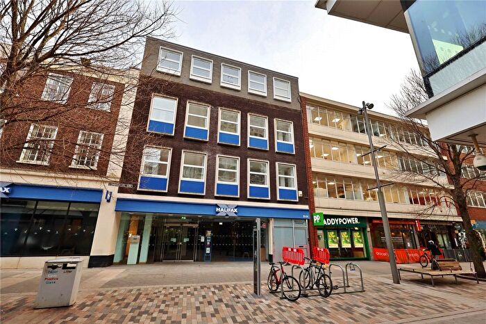 1 Bedroom Flat To Rent In Commercial Way, Woking, Surrey, GU21