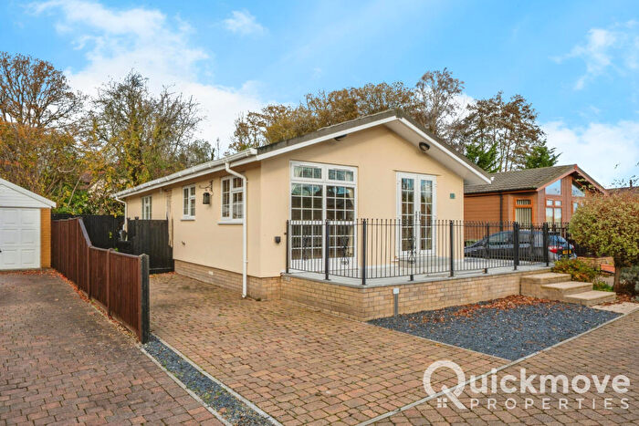 2 Bedroom Park Home For Sale In Fareham, Hampshire, PO17