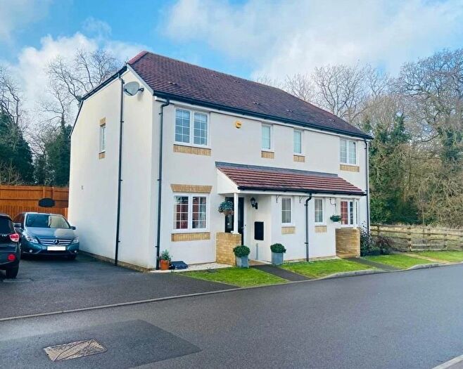 3 Bedroom Semi Detached House To Rent In Earley, Berkshire, RG6
