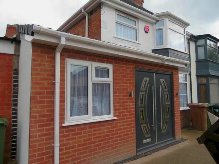 3 Bedroom Property To Rent In Haslucks Green Road, Shirley, Solihull, B90