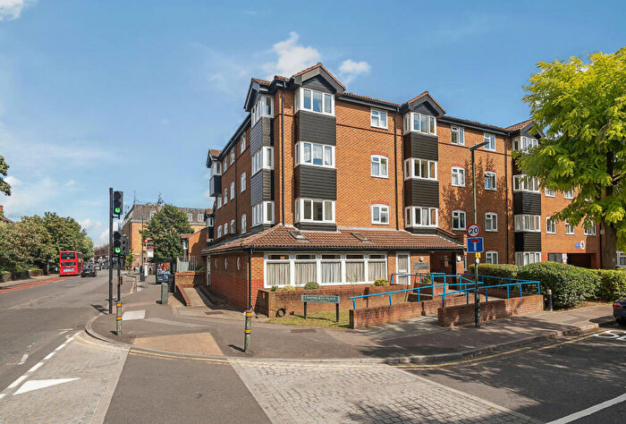 1 Bedroom Apartment For Sale In Chatsworth Place, Mitcham, CR4