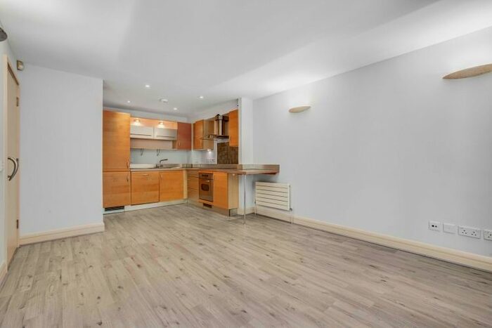 1 Bedroom Flat To Rent In Earl's Court Square, London, SW5