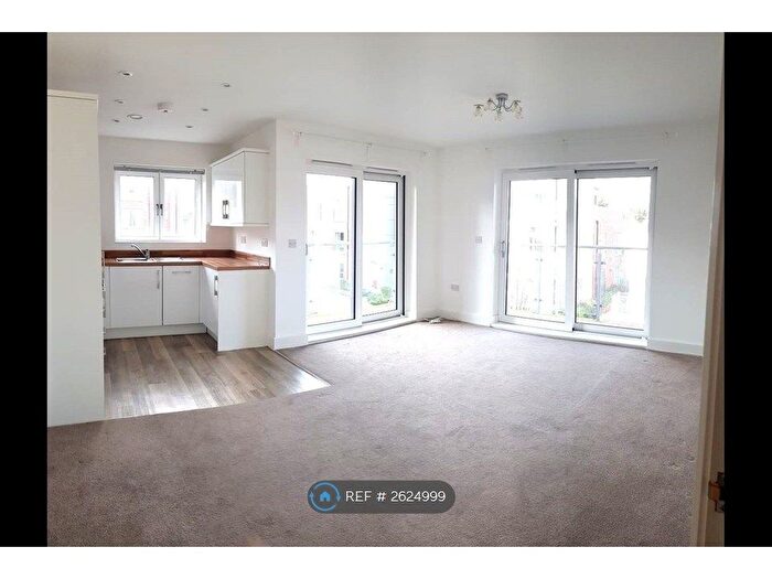 2 Bedroom Flat To Rent In Charrington Place, St. Albans, AL1